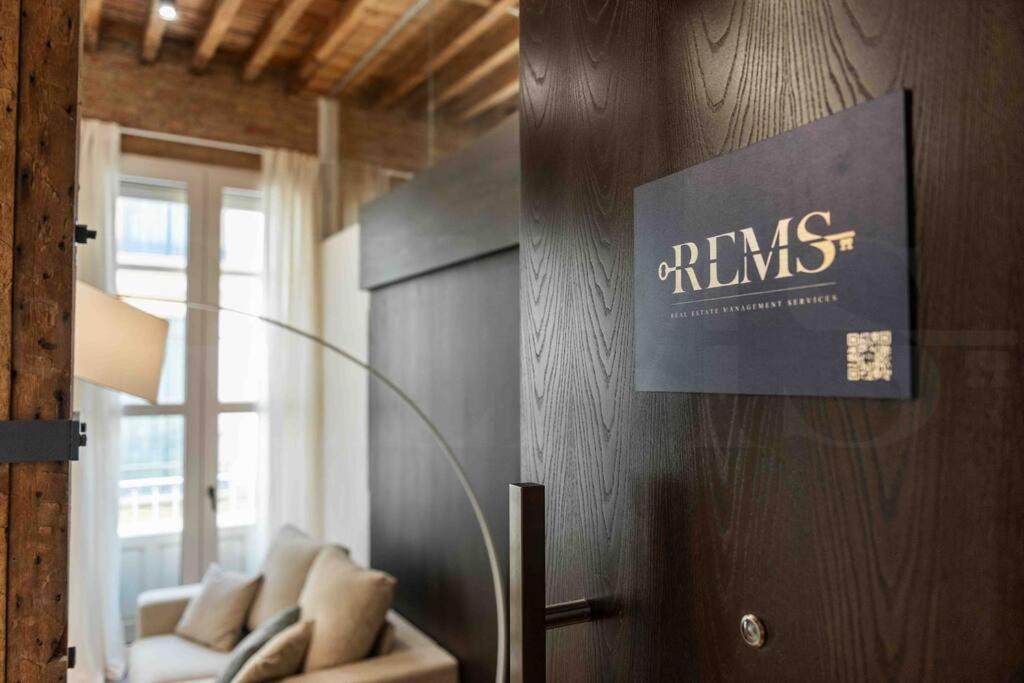 Eclectic & Elegant Apartment By Rems Malaga Exterior photo